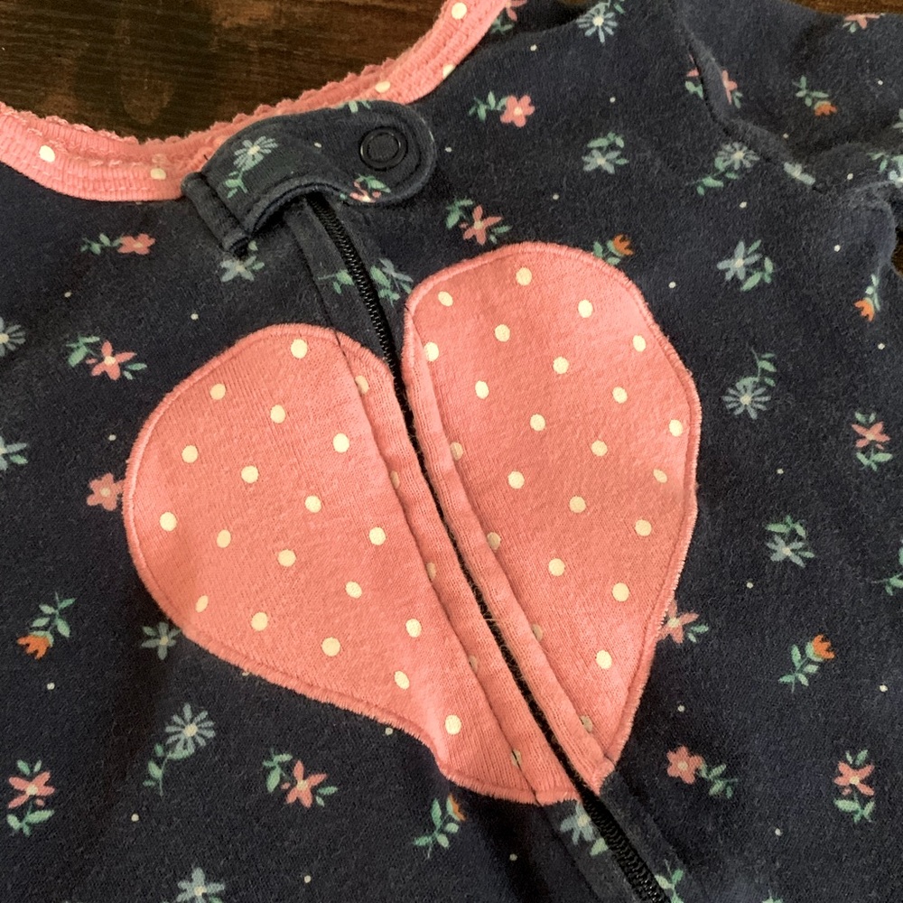 5/$25 sale — Infant heart sleeper - 3M